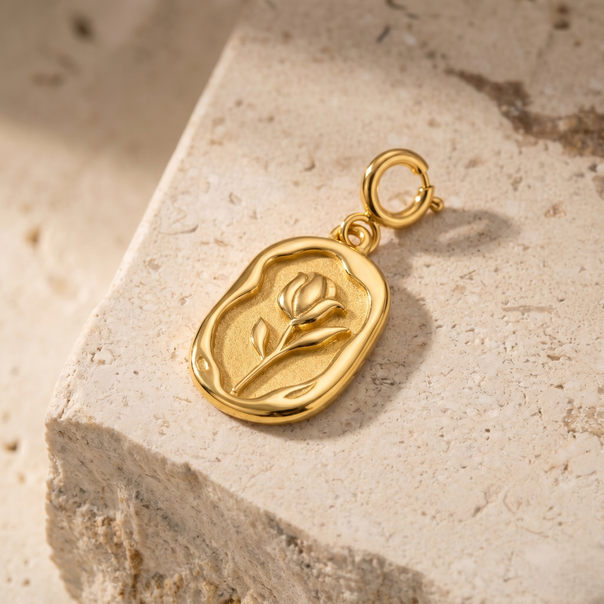 Feloura Charm