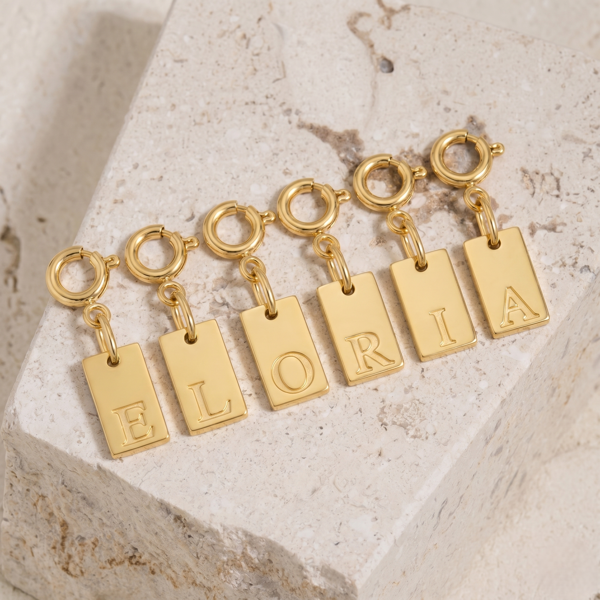 Lettréa Charm